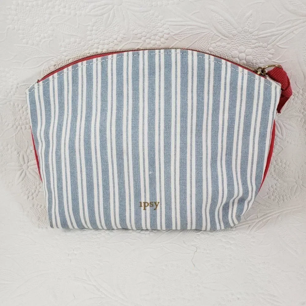 Large Eyeshadow bundle - FREE bag